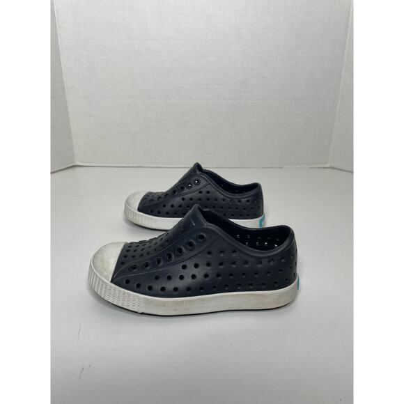 NATIVE Toddler Jefferson Slip On Shoe Size 9 Black - Picture 3 of 7